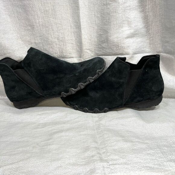 SKECHERS Bikers Mc-Bellore Relaxed Fit Black Suede Booties Women's Size 9.5 - Picture 3 of 10